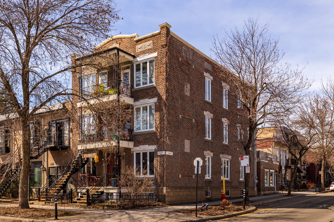 2599 Holt St in Montréal, QC - Building Photo