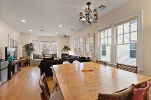 131 Putnam Ave, Unit 131 in Cambridge, MA - Building Photo