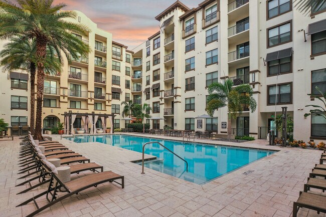 Lantower Westshore in Tampa, FL - Foto de edificio - Building Photo