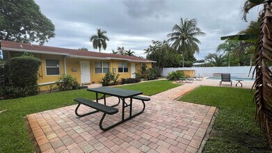 1301 NE 15th St in Fort Lauderdale, FL - Foto de edificio - Building Photo