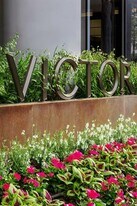 3039 Nowitzki Way in Dallas, TX - Building Photo