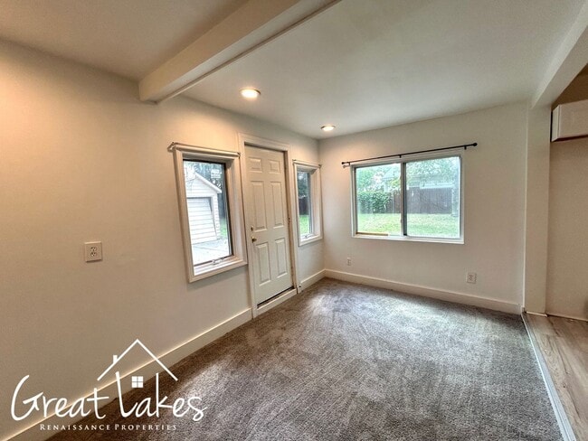 8718 Paige Ave in Warren, MI - Building Photo - Building Photo