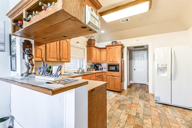 property at 1421 Winnie St