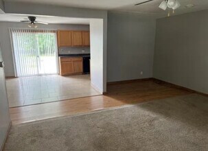5201 Harbet Ave NW in Cedar Rapids, IA - Building Photo - Building Photo