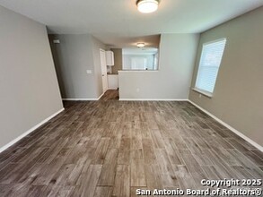 7906 Copper Brk in Converse, TX - Building Photo - Building Photo