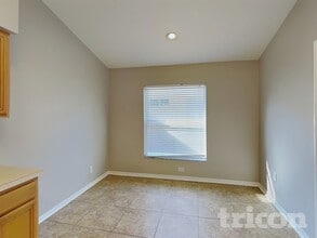 1926 Sean Wood Cir in Brandon, FL - Building Photo - Building Photo