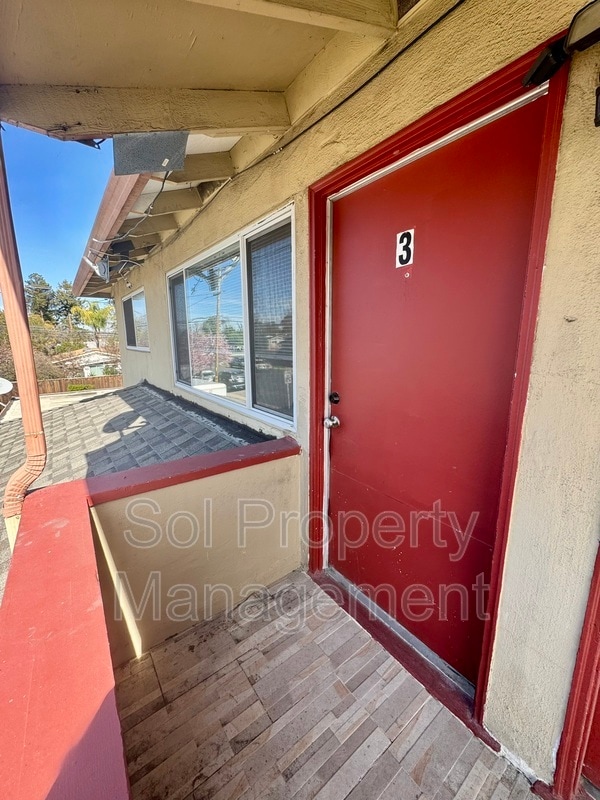 property at 1053 W Hamilton Ave