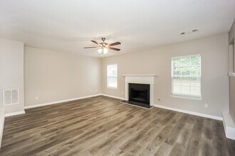 9307 Deer Crossing Dr in Jonesboro, GA - Building Photo - Building Photo