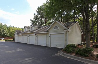 Legacy Arboretum Apartments in Charlotte, NC - Building Photo - Building Photo