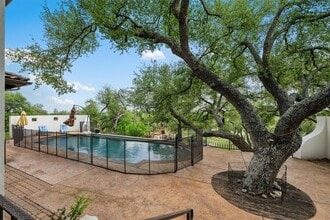 18033 Glenville Cove in Austin, TX - Foto de edificio - Building Photo