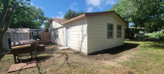 103 Lorie St in Alvarado, TX - Foto de edificio - Building Photo