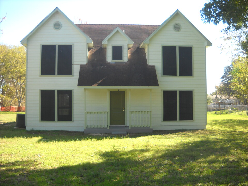 11180 Bethany Way in Cibolo, TX - Foto de edificio