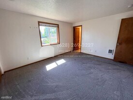 5439 NE Killingsworth St