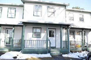 27 Maple St, Unit C in Essex Junction, VT - Building Photo