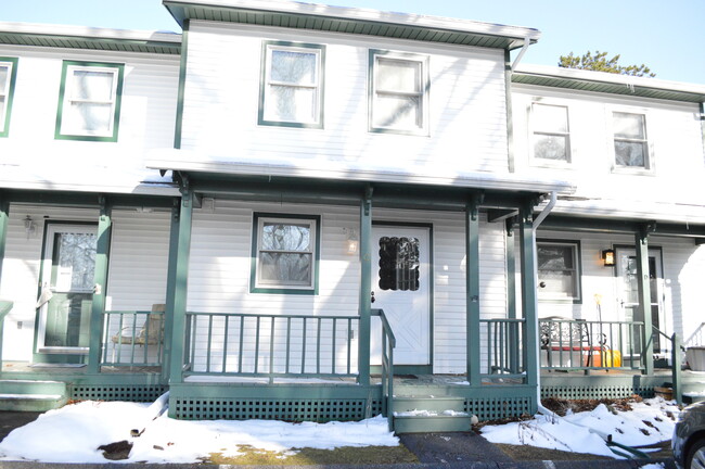 27 Maple St, Unit C