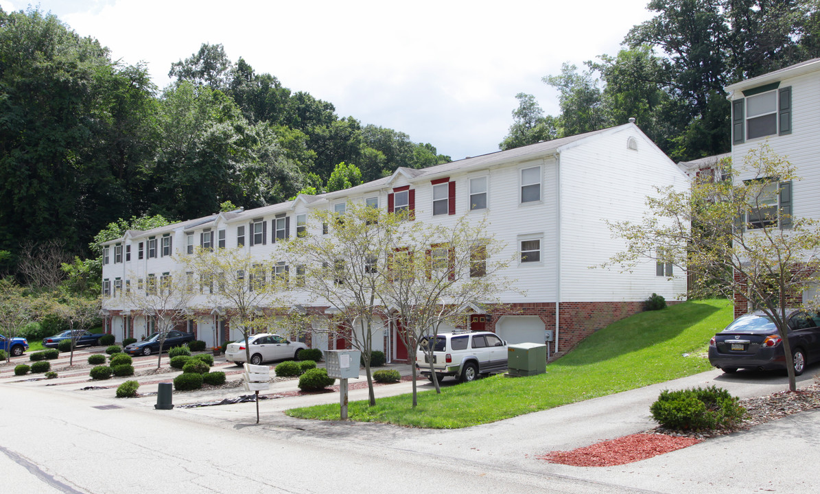 Valley View Townhomes in Greensburg, PA - Foto de edificio