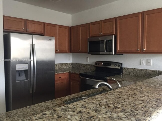 11601 NW 89th St, Unit 222 in Doral, FL - Building Photo - Building Photo