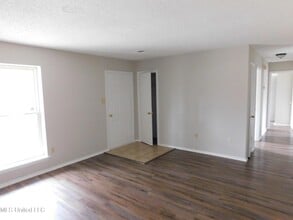 5431 Nail Rd in Horn Lake, MS - Foto de edificio - Building Photo