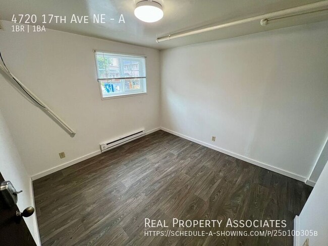 4720 17th Ave NE in Seattle, WA - Building Photo - Building Photo