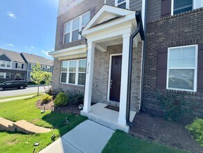 2550 Frg Vlg Wy in Apex, NC - Building Photo - Building Photo