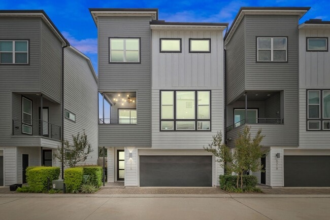 6315 Timbergrove Gardens Ln in Houston, TX - Building Photo - Building Photo