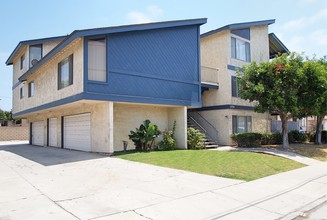 Westminster 6 Units in Westminster, CA - Building Photo - Building Photo