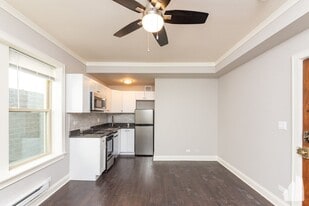 632 W Wrightwood Ave, Unit Unit 103, in Chicago, IL - Building Photo