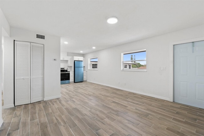 1301 Emerald Terrace in Fort Pierce, FL - Foto de edificio - Building Photo