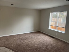 2040 NW Harriman St in Bend, OR - Building Photo - Building Photo