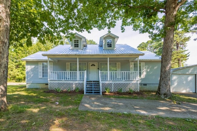 property at 6 Woodard Private Drive;