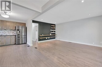 64 Nash Rd S in Hamilton, ON - Building Photo - Building Photo