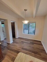 1-249-242 Roswell Ave in Long Beach, CA - Foto de edificio - Building Photo