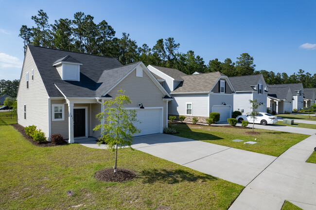 Drayton Park at Savannah Quarters® in Pooler, GA - Building Photo - Building Photo