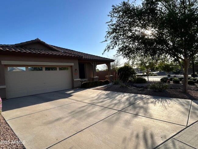 property at 2992 E Ravenswood Dr