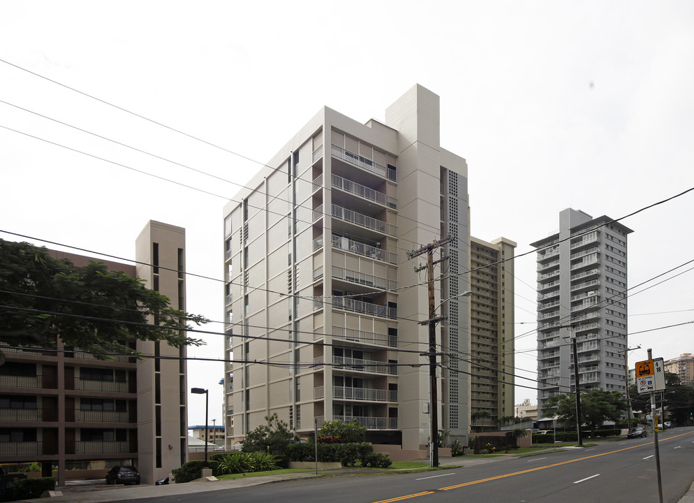 Wilder Terrace in Honolulu, HI - Building Photo