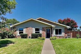 3100 Fairgate Dr in Carrollton, TX - Building Photo