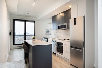 4171 Rue de la Montagne in Montréal, QC - Building Photo - Building Photo
