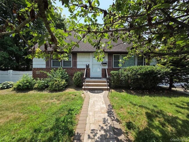 property at 5 Denton Pl