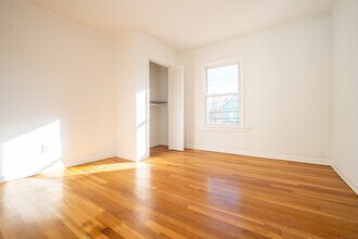 107 Columbia St in New Britain, CT - Building Photo - Building Photo