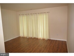 23B E Daisy Ln in Mount Laurel, NJ - Building Photo - Building Photo