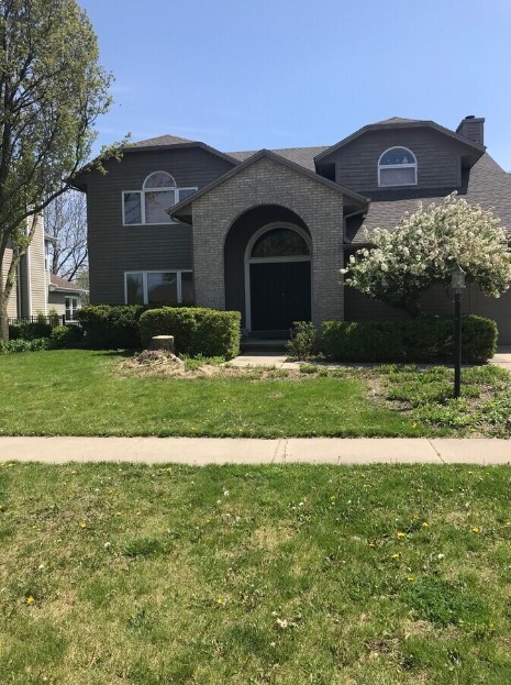 2704 Cherry Hills Dr in Champaign, IL - Building Photo