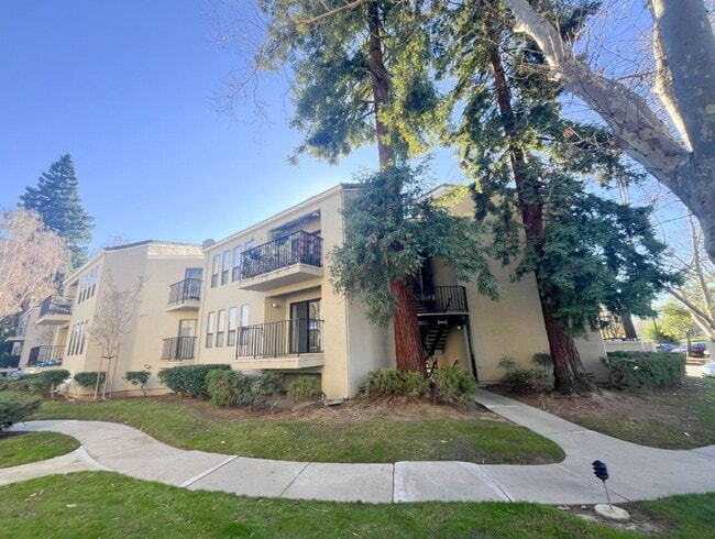 property at 39470 Albany Common