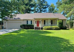 7085 Tollhouse Dr in Fayetteville, NC - Building Photo