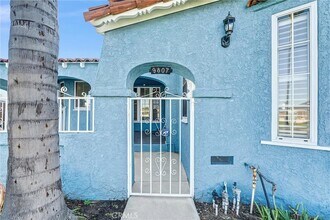 9807 S Denker Ave in Los Angeles, CA - Building Photo - Building Photo