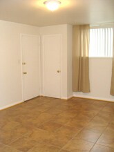 4947 Charlemar Dr-Unit -B in Cincinnati, OH - Building Photo - Building Photo