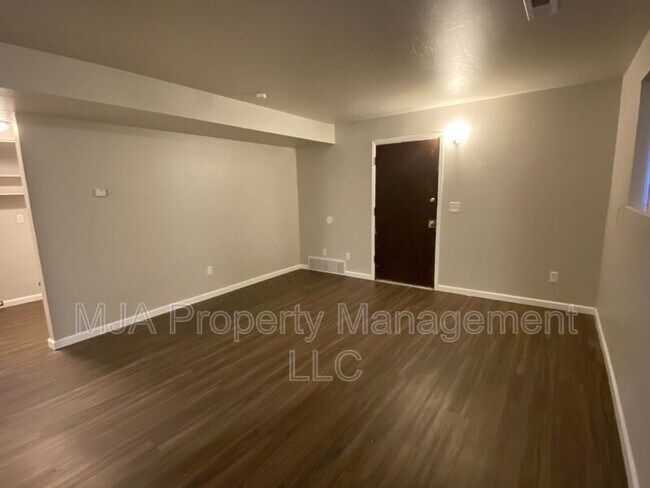 2523 S Lakecrest Dr in West Valley City, UT - Building Photo - Building Photo