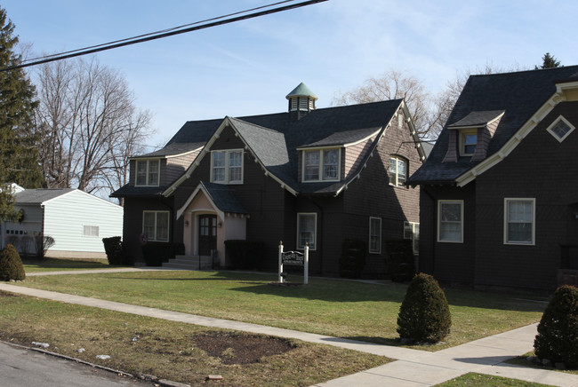 Carriage House Apartments in Auburn, NY - Building Photo - Building Photo