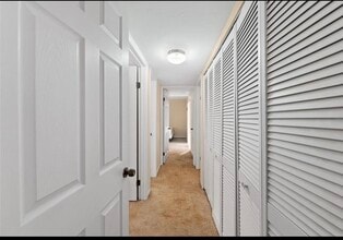 401 NW 39th Rd, Unit C in Gainesville, FL - Building Photo - Building Photo