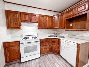 7801 Ruskin Way in Kansas City, MO - Building Photo - Building Photo