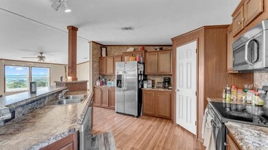 3527 N U.S. Hwy 281 in Burnet, TX - Building Photo - Building Photo